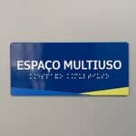 Placas em Braille: Como ajudam na Acessibilidade?